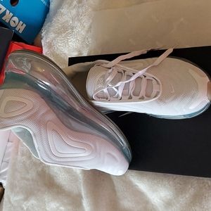 Nike AIR Max 720 -pure white men's 78.5W/Uk6/Eur40 - New